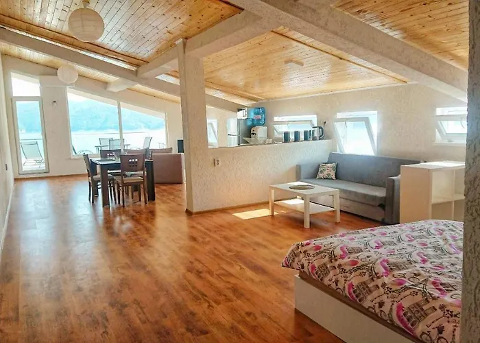 Lakeview-estate Frühstückspension 4*