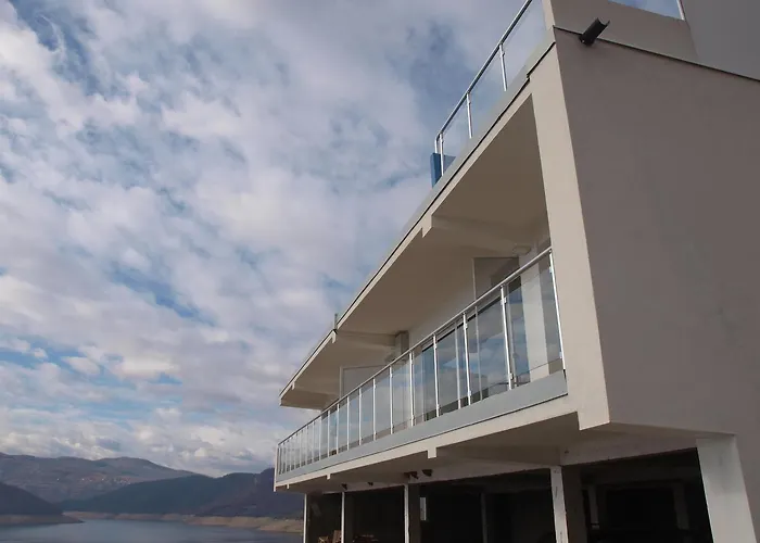 Frühstückspension Lakeview-estate 4*